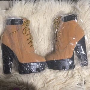 Heeled boots